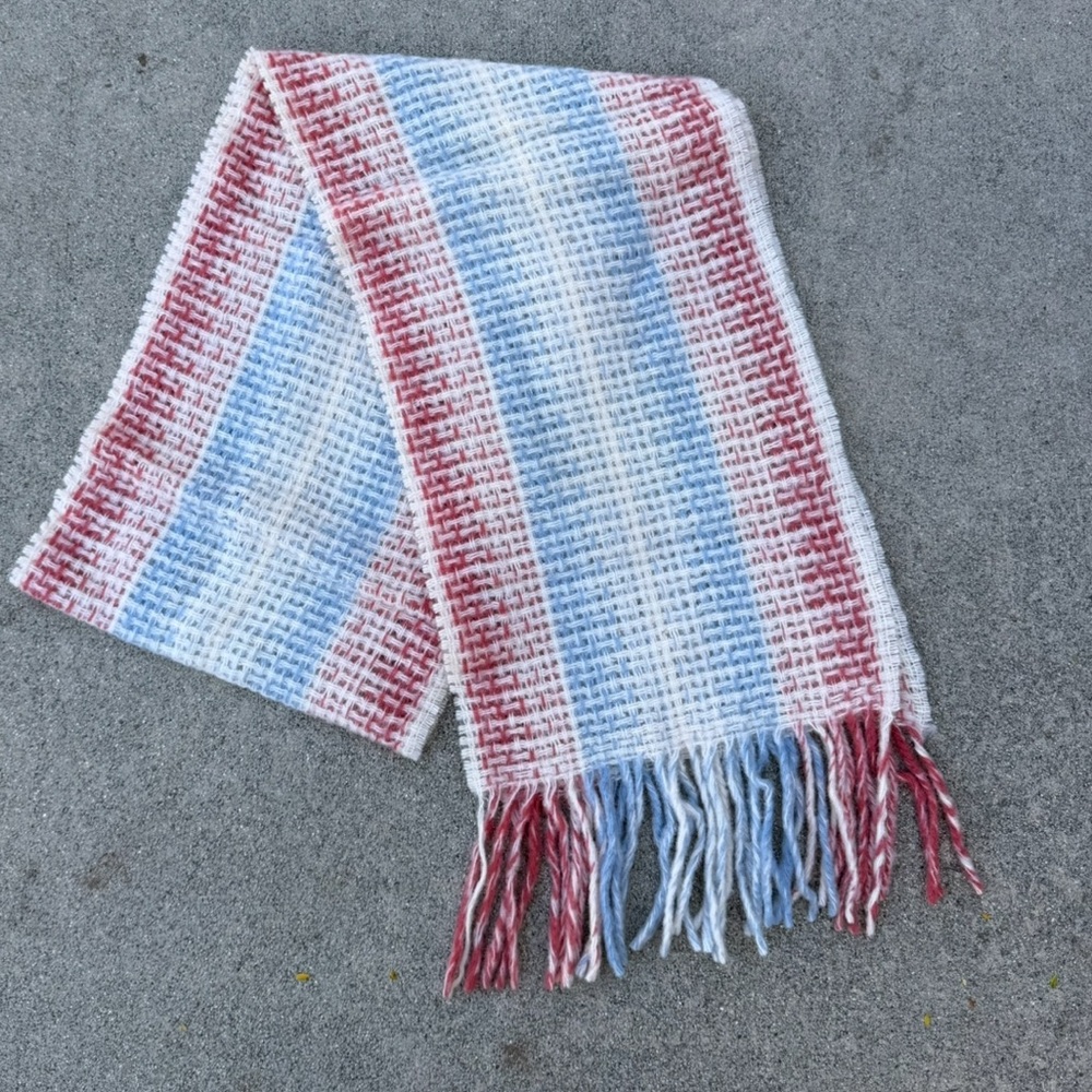 Woolmark 100% Lana virgen WOOL SCARF new with tags J. Pelegrin New York